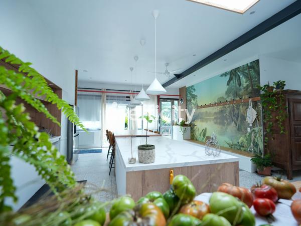 Maison 6 pièces - 380 m²