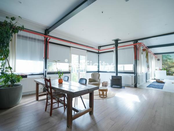 Maison 6 pièces - 380 m²