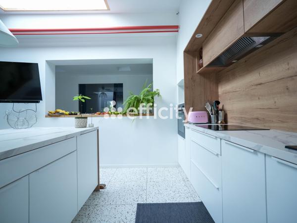 Maison 6 pièces - 380 m²