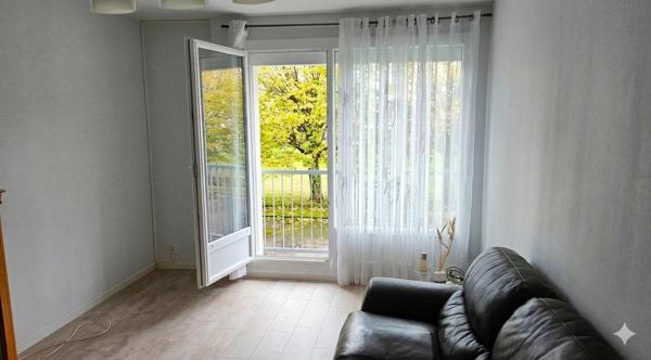Vente                                                      Appartement
                        
                     2 pièces                      45 m2                     à Rezé