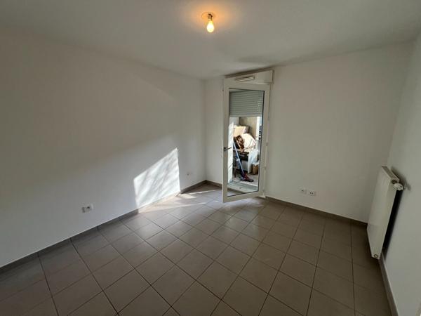 Appartement 2 pièces à louer à Nanterre - Rez-de-chaussée, Bon état, proche commodités