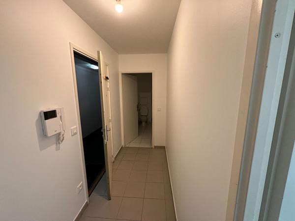 Appartement 2 pièces à louer à Nanterre - Rez-de-chaussée, Bon état, proche commodités