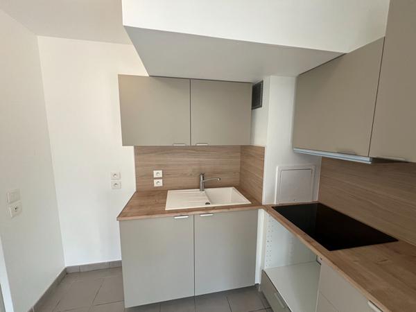 Appartement 2 pièces à louer à Nanterre - Rez-de-chaussée, Bon état, proche commodités