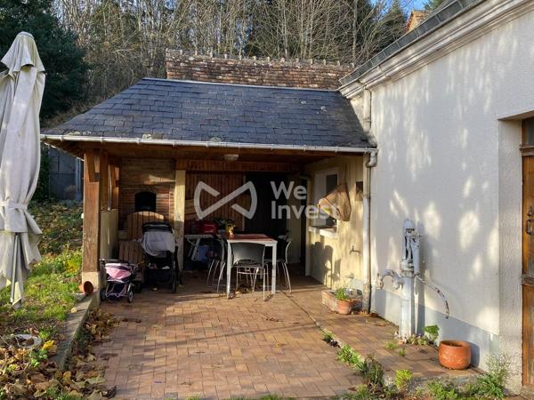 Longère avec 5 800 m2 de terrain à Yvré le Pôlin