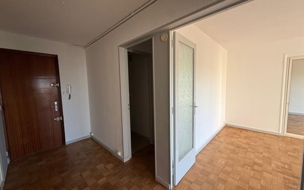 Appartement à louer    3 pièces •  Marseille 13