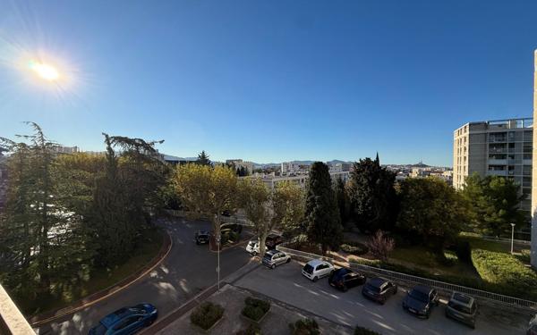 Appartement à louer    3 pièces •  Marseille 13