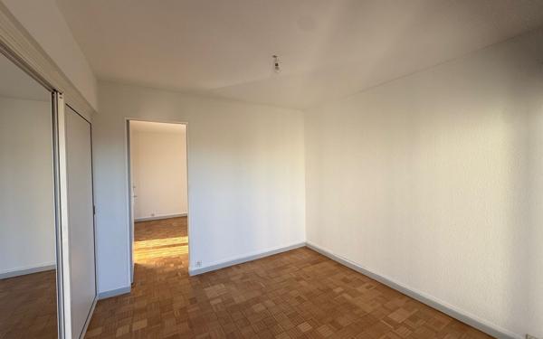 Appartement à louer    3 pièces •  Marseille 13