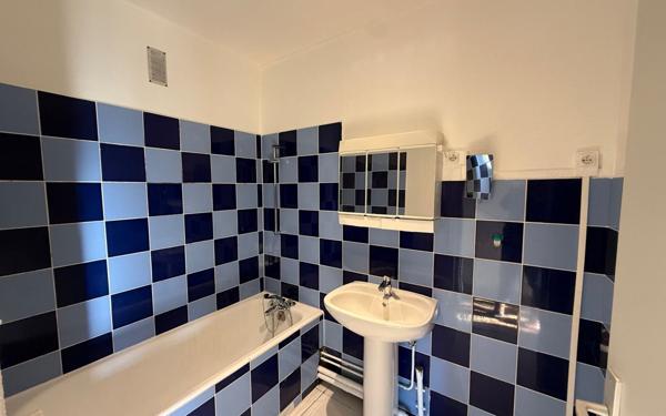 Appartement à louer    3 pièces •  Marseille 13