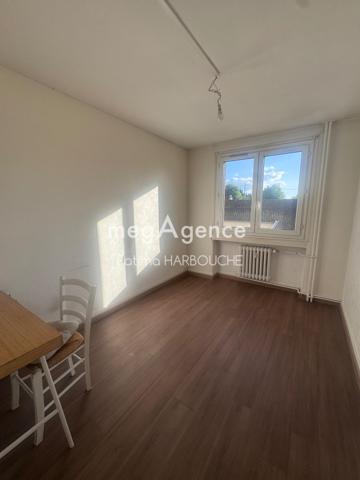 Appartement à LE CHAMBON-FEUGEROLLES, 42500 - 3 pièces 56m²