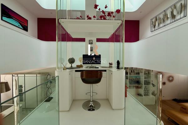 La Rochelle (17000) Marché central - Maison unique au design ultra contemporain avec extérieur