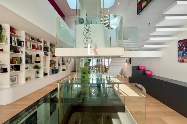 La Rochelle (17000) Marché central - Maison unique au design ultra contemporain avec extérieur