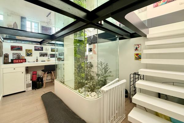 La Rochelle (17000) Marché central - Maison unique au design ultra contemporain avec extérieur