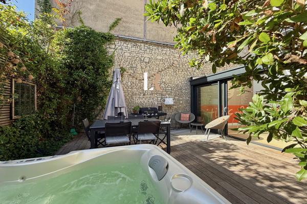 La Rochelle (17000) Marché central - Maison unique au design ultra contemporain avec extérieur