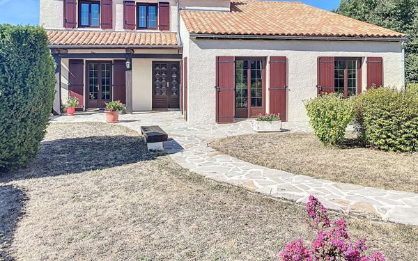 Maison à vendre    5 pièces •  Salles-sur-Mer