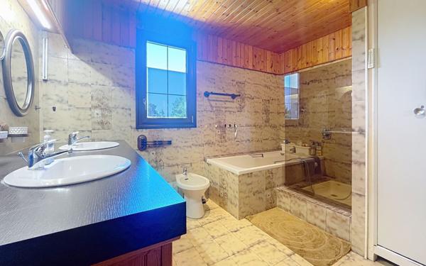 Maison à vendre    5 pièces •  Salles-sur-Mer