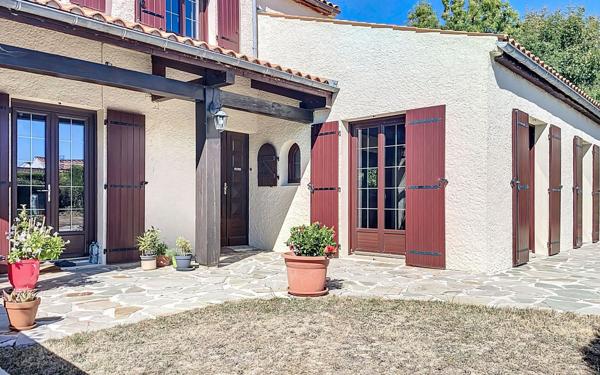 Maison à vendre    5 pièces •  Salles-sur-Mer