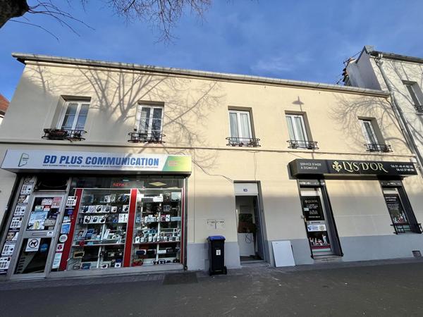 Immeuble 2 Locaux commerciaux + 2 Appts