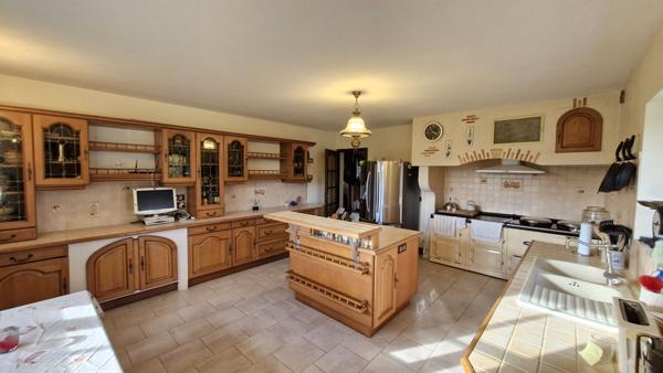 Maison de pays 10 pièces 470 m2