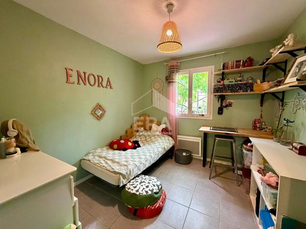 Maison récente de plain-pied , 3 chambres , Terrain clos de 590 m²