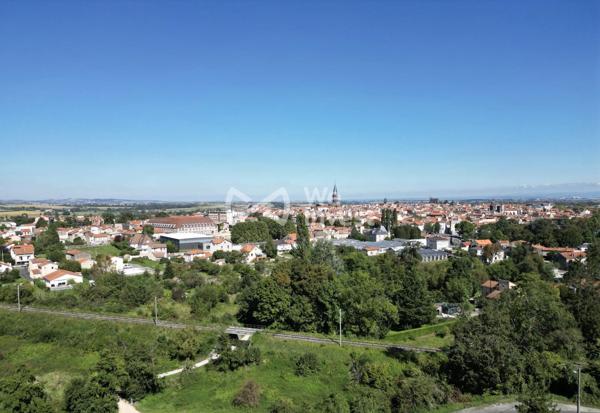 Terrain à bâtir de 860 m2 quartier "Les Boules".