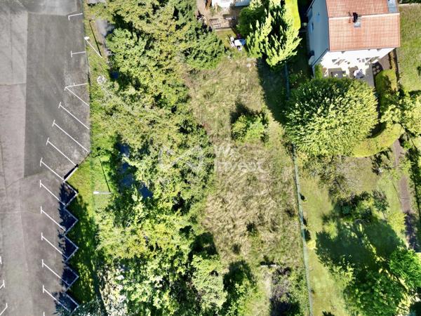 Terrain à bâtir de 860 m2 quartier "Les Boules".