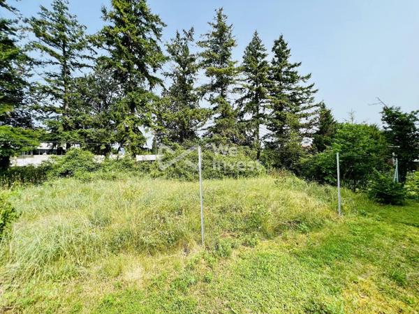 Terrain à bâtir de 860 m2 quartier "Les Boules".
