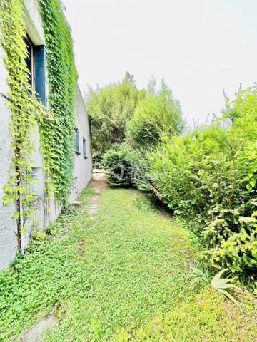 Terrain à bâtir de 860 m2 quartier "Les Boules".