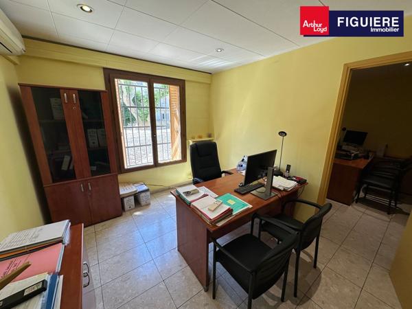 BUREAUX EN CENTRE-VILLE AVEC BALCON