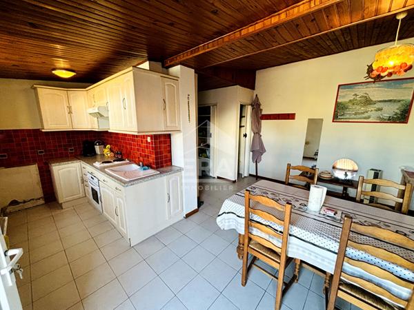 ISTRES - Maison Type 4 de 92 M2 + un studio de 46 M2 sur une parcelle de 1270 m2 avec piscine