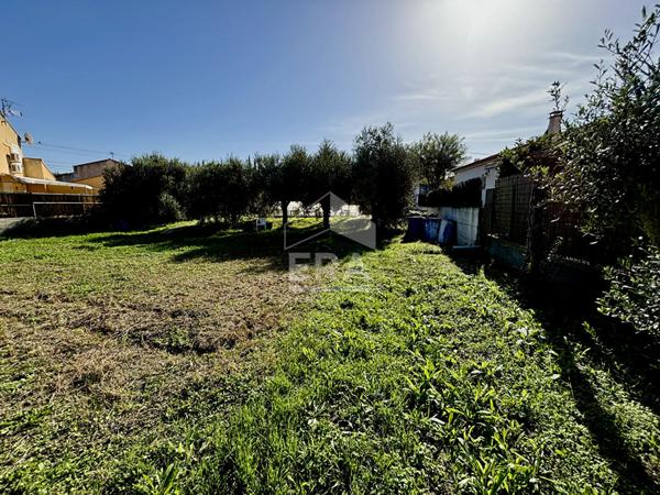 ISTRES - Maison Type 4 de 92 M2 + un studio de 46 M2 sur une parcelle de 1270 m2 avec piscine