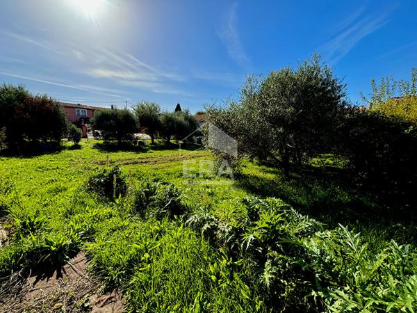 ISTRES - Maison Type 4 de 92 M2 + un studio de 46 M2 sur une parcelle de 1270 m2 avec piscine
