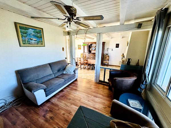 ISTRES - Maison Type 4 de 92 M2 + un studio de 46 M2 sur une parcelle de 1270 m2 avec piscine