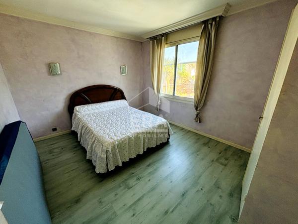 ISTRES - Maison Type 4 de 92 M2 + un studio de 46 M2 sur une parcelle de 1270 m2 avec piscine