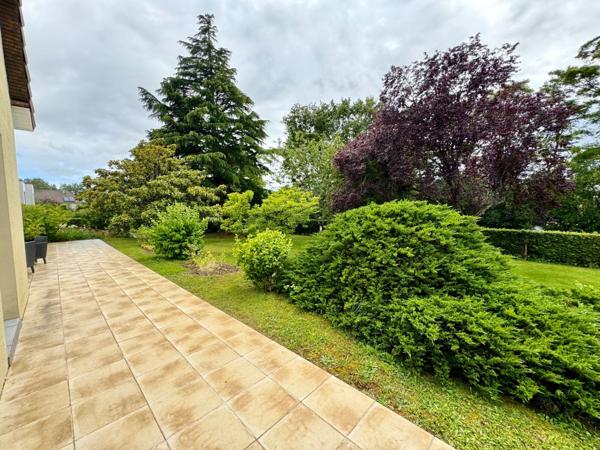 Pavillon 5 chambres sur terrain de 2500m2