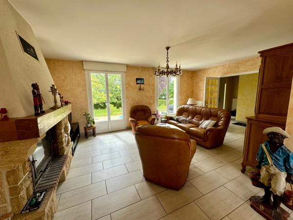 Pavillon 5 chambres sur terrain de 2500m2