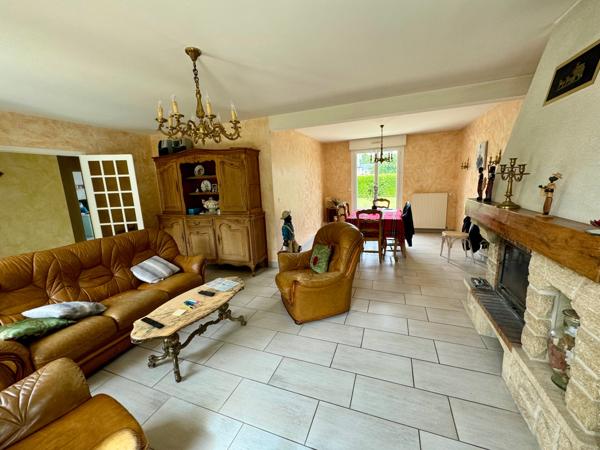 Pavillon 5 chambres sur terrain de 2500m2