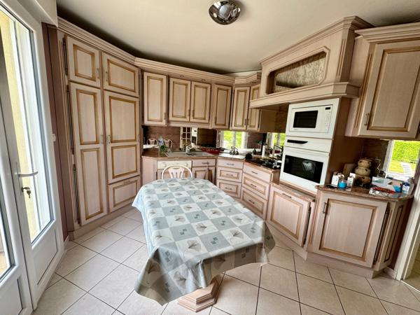 Pavillon 5 chambres sur terrain de 2500m2