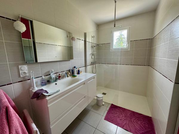 Pavillon 5 chambres sur terrain de 2500m2