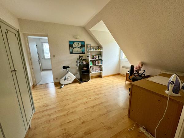 Pavillon 5 chambres sur terrain de 2500m2