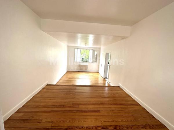 Maison de 3 Chambres Entièrement Rénovée avec Jardin, Grand Sous-Sol, Lumineux, et 5 places de Parking – A saisir !