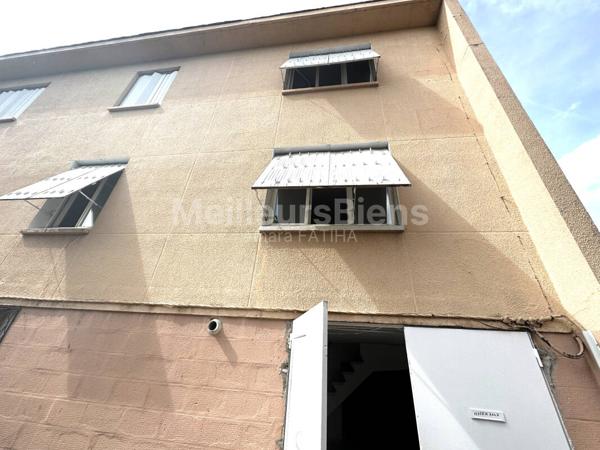 Maison de 3 Chambres Entièrement Rénovée avec Jardin, Grand Sous-Sol, Lumineux, et 5 places de Parking – A saisir !