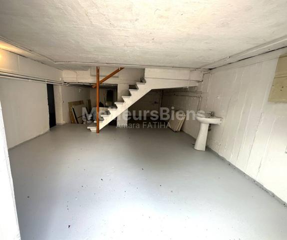 Maison de 3 Chambres Entièrement Rénovée avec Jardin, Grand Sous-Sol, Lumineux, et 5 places de Parking – A saisir !