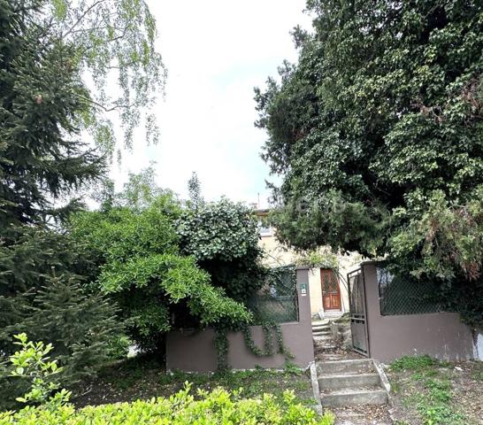 Maison de 3 Chambres Entièrement Rénovée avec Jardin, Grand Sous-Sol, Lumineux, et 5 places de Parking – A saisir !