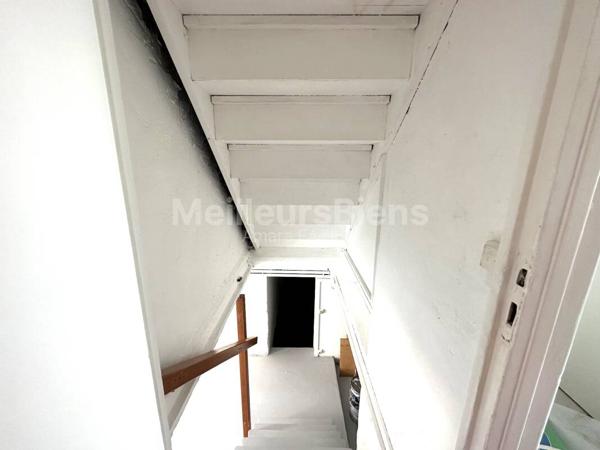 Maison de 3 Chambres Entièrement Rénovée avec Jardin, Grand Sous-Sol, Lumineux, et 5 places de Parking – A saisir !