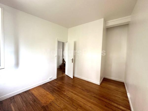 Maison de 3 Chambres Entièrement Rénovée avec Jardin, Grand Sous-Sol, Lumineux, et 5 places de Parking – A saisir !