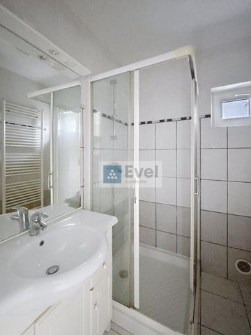 Maison individuelle - avec garage- terrain - 2 chambres