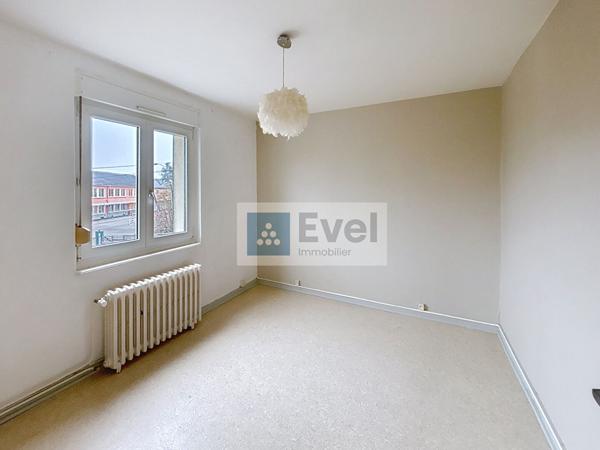 Maison individuelle - avec garage- terrain - 2 chambres