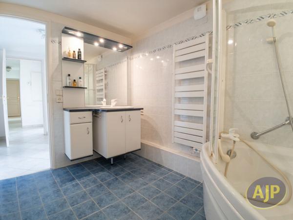 Vente appartement Saintes : 263 800 € - AJP Immobilier Saintes