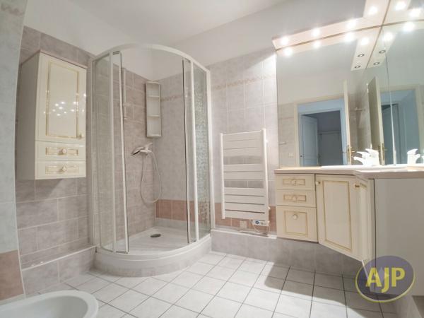 Vente appartement Saintes : 263 800 € - AJP Immobilier Saintes