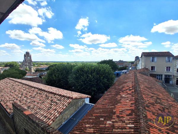 Vente appartement Saintes : 263 800 € - AJP Immobilier Saintes